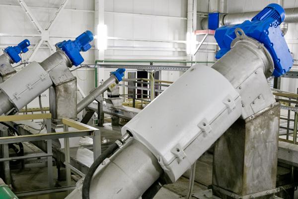 Sistema de centrífuga automatizado para tratamiento de aguas aceitosas
